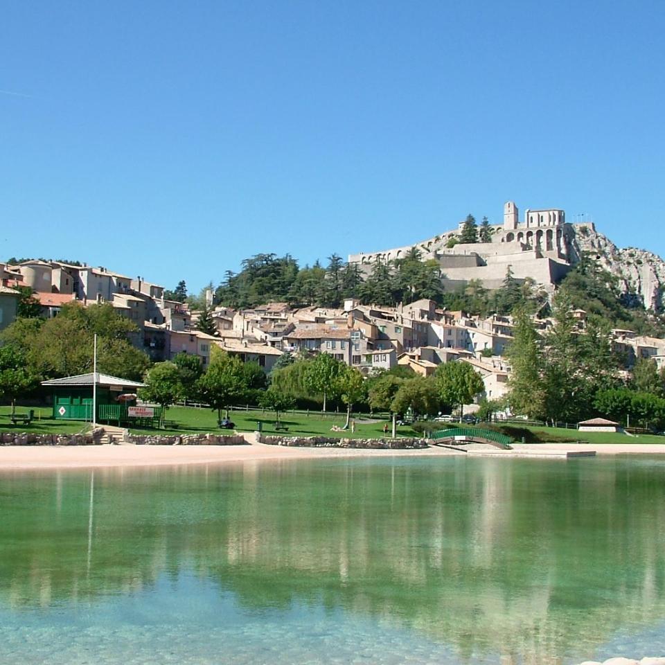 Bed and Breakfast Etxe Laminak Sisteron Exterior foto